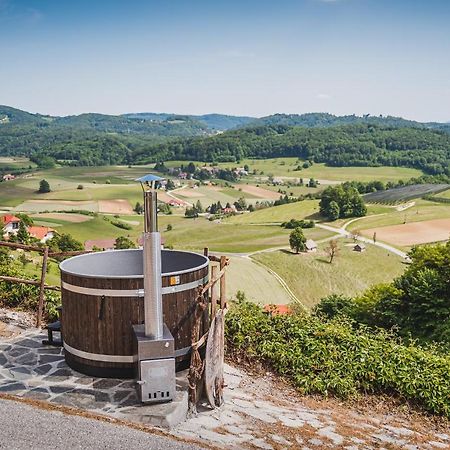 Authentic Countryside Villa With Hot Tub Veliki Kamen Esterno foto