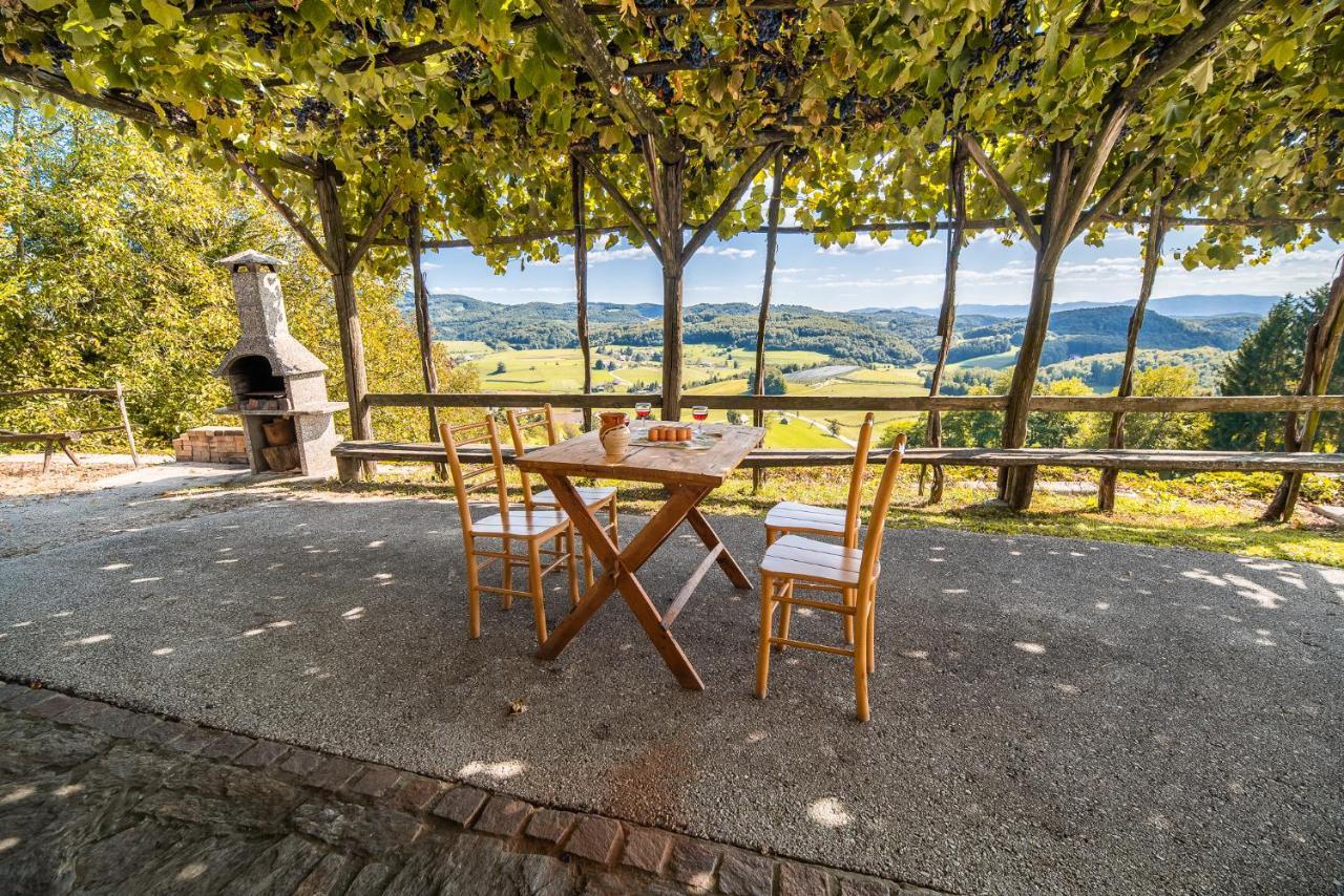 Authentic Countryside Villa With Hot Tub Veliki Kamen Esterno foto