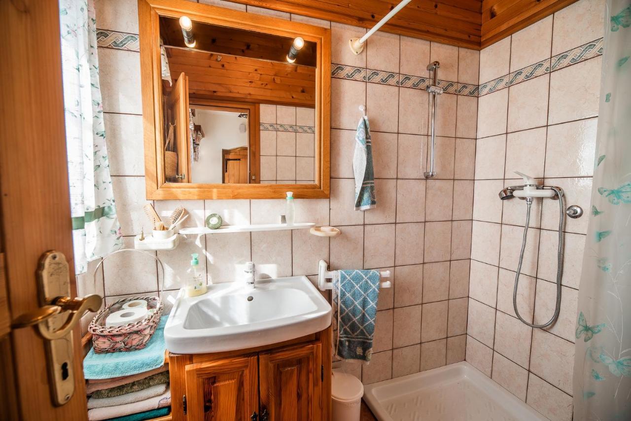 Authentic Countryside Villa With Hot Tub Veliki Kamen Esterno foto