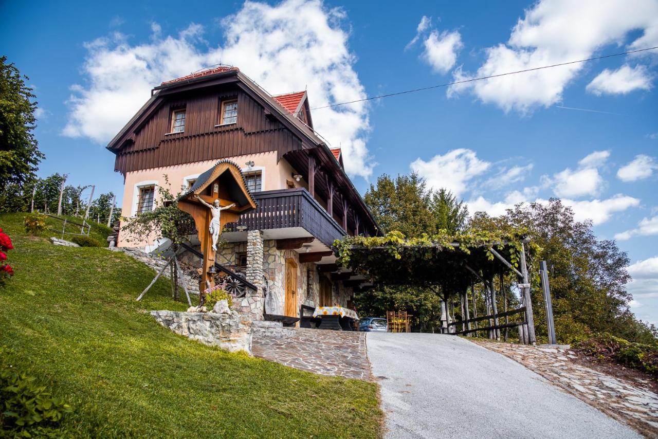 Authentic Countryside Villa With Hot Tub Veliki Kamen Esterno foto