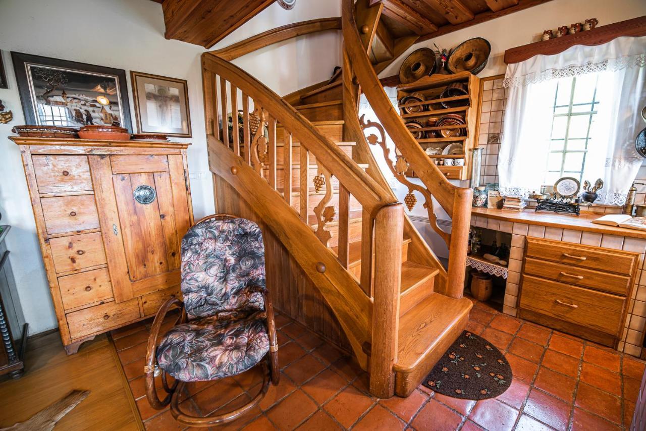 Authentic Countryside Villa With Hot Tub Veliki Kamen Esterno foto
