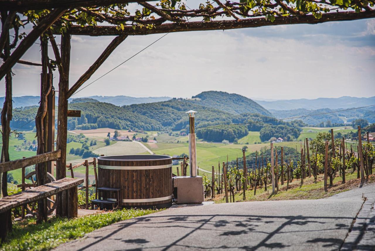 Authentic Countryside Villa With Hot Tub Veliki Kamen Esterno foto